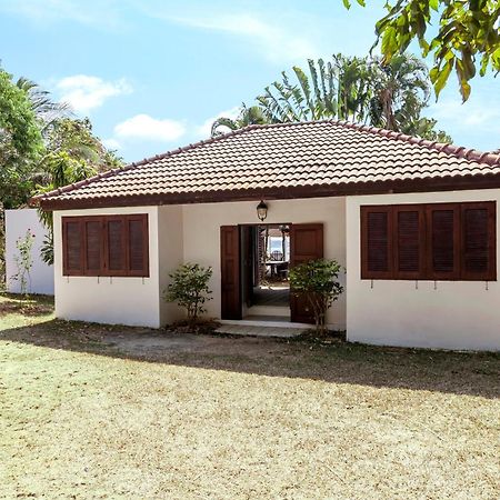 Baan Khunying - Secluded Phuket Beachfront Villa Rawai Экстерьер фото