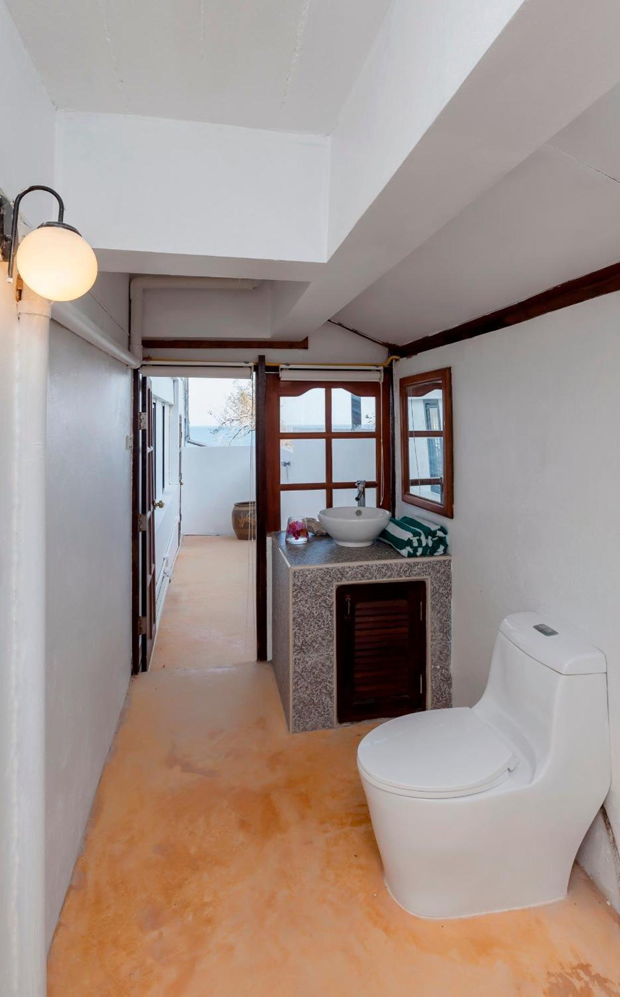 Baan Khunying - Secluded Phuket Beachfront Villa Rawai Экстерьер фото