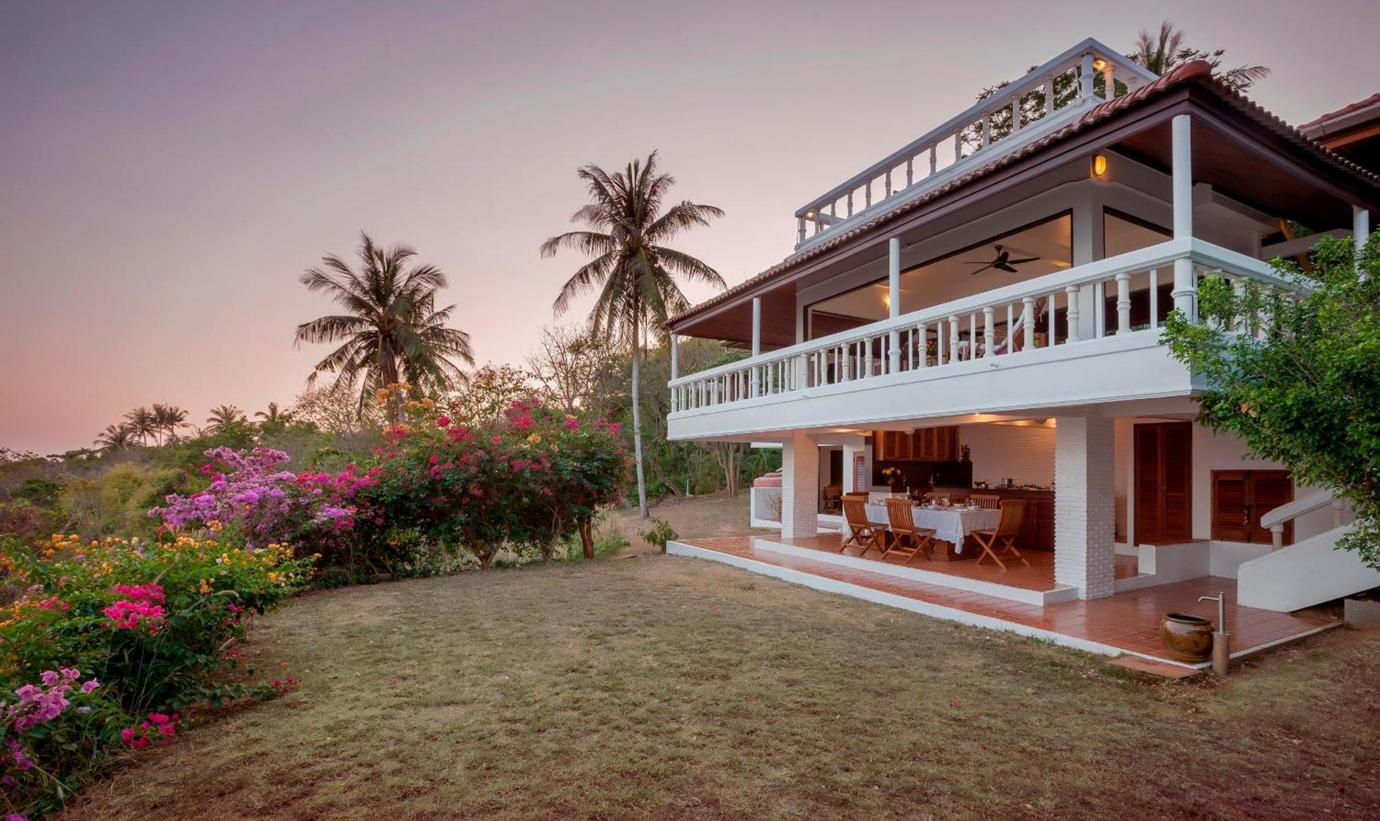 Baan Khunying - Secluded Phuket Beachfront Villa Rawai Экстерьер фото