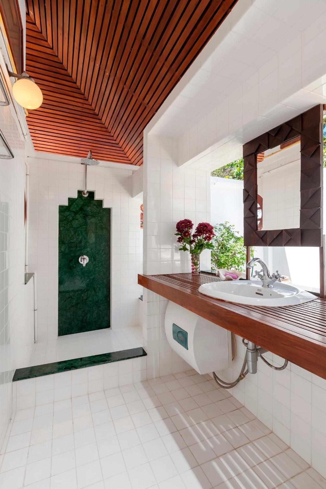 Baan Khunying - Secluded Phuket Beachfront Villa Rawai Экстерьер фото