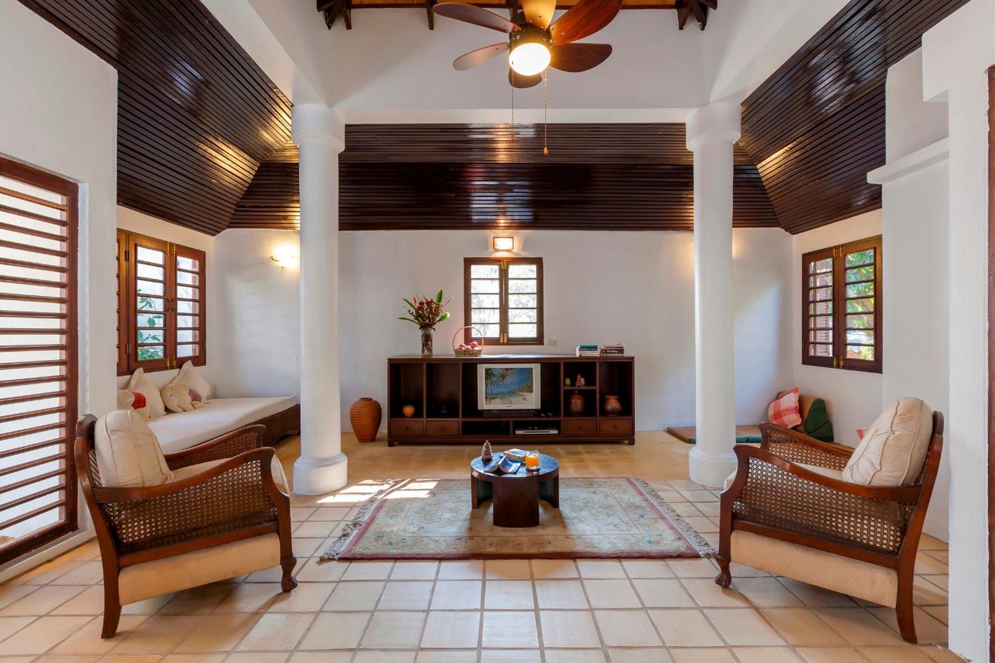 Baan Khunying - Secluded Phuket Beachfront Villa Rawai Экстерьер фото