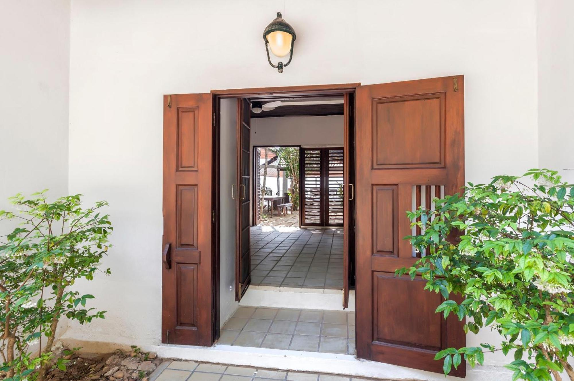 Baan Khunying - Secluded Phuket Beachfront Villa Rawai Экстерьер фото