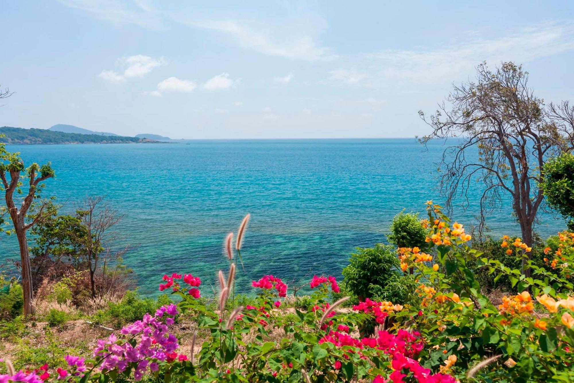 Baan Khunying - Secluded Phuket Beachfront Villa Rawai Экстерьер фото
