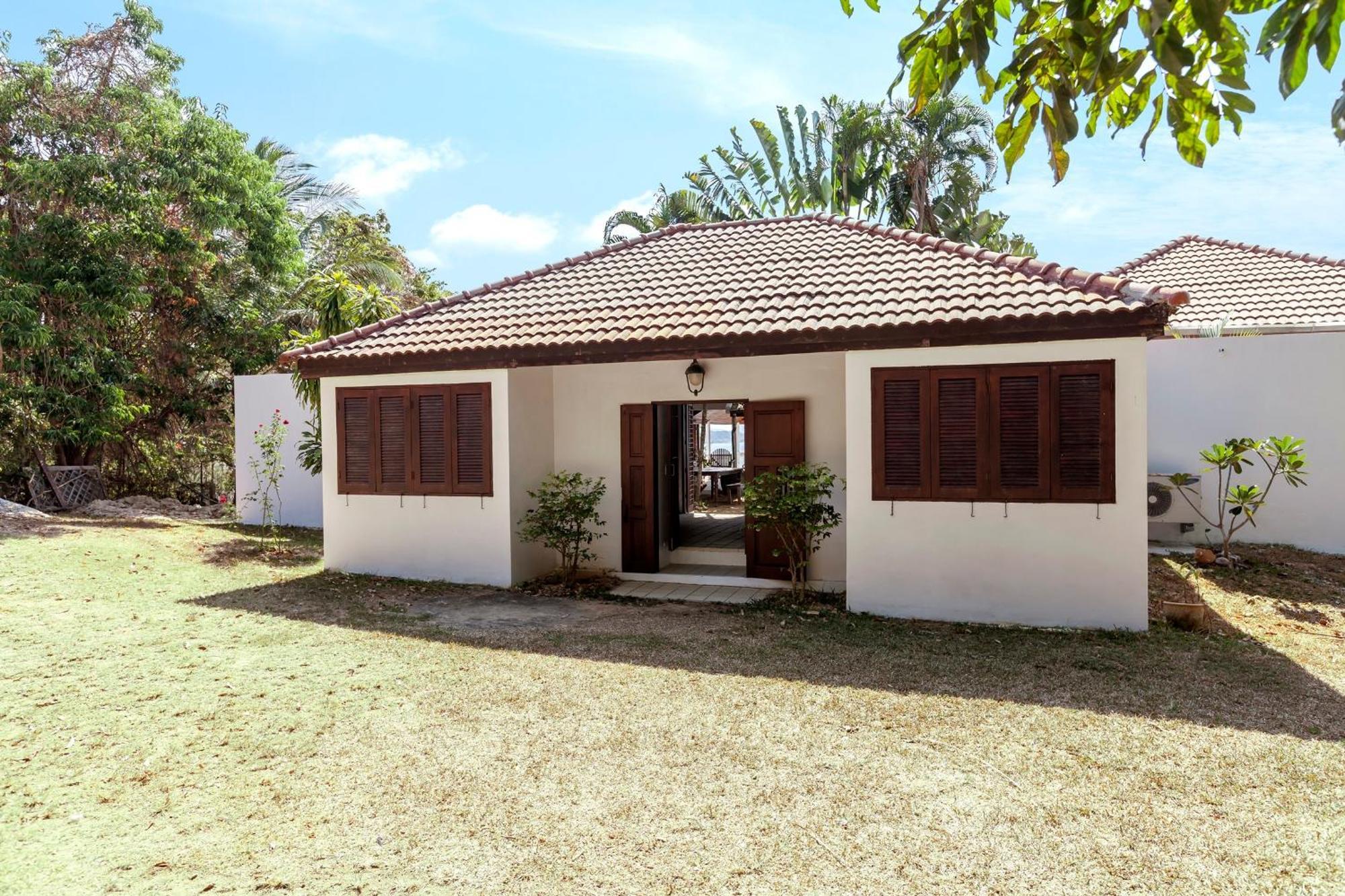Baan Khunying - Secluded Phuket Beachfront Villa Rawai Экстерьер фото