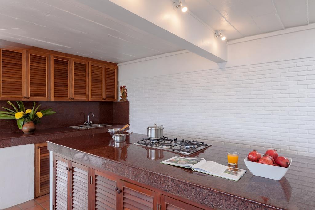 Baan Khunying - Secluded Phuket Beachfront Villa Rawai Номер фото