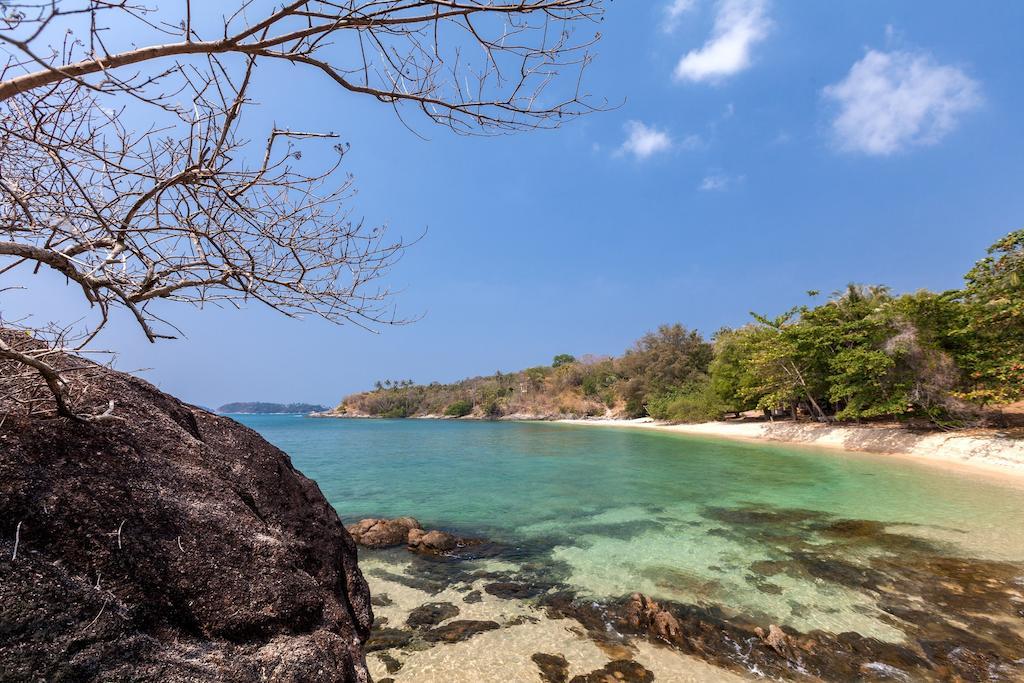 Baan Khunying - Secluded Phuket Beachfront Villa Rawai Номер фото