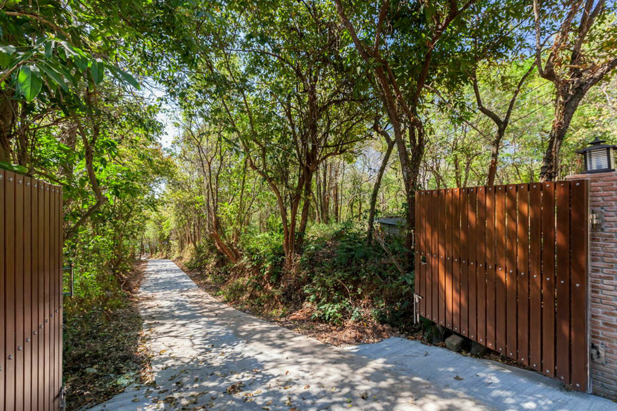 Baan Khunying - Secluded Phuket Beachfront Villa Rawai Экстерьер фото